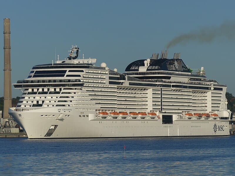 MSC Grandiosa — Transatlantik Kreuzfahrt ab Barcelona bis Port Canaveral / Orlando