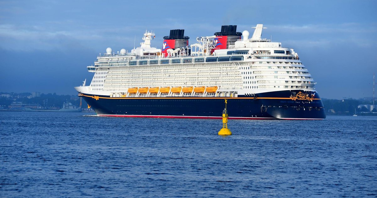 Disney Adventure: Das größte in Deutschland gebaute Kreuzfahrtschiff sticht in See