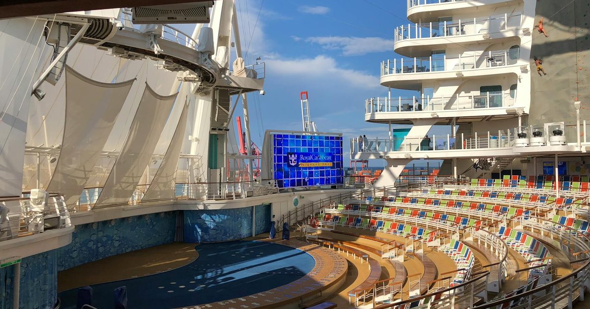 Kreuzfahrt mit Kindern: Wie du die Menschenmassen meisterst