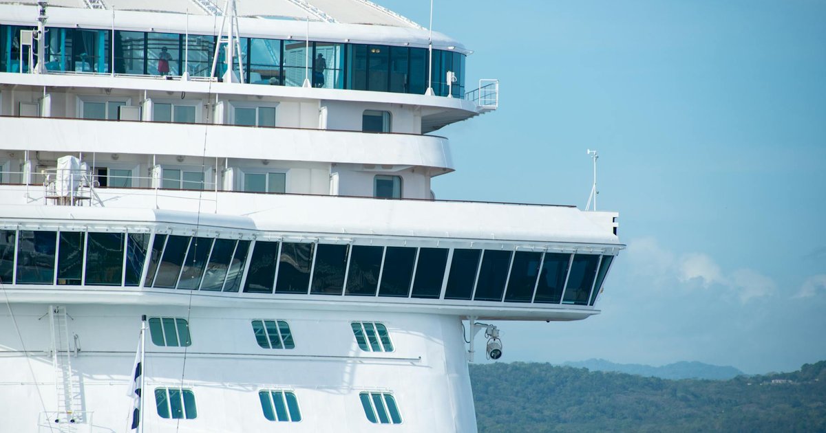 Charity-Möbelverkauf in Papenburg: Kreuzfahrtschiff-Ausstattung kaufen